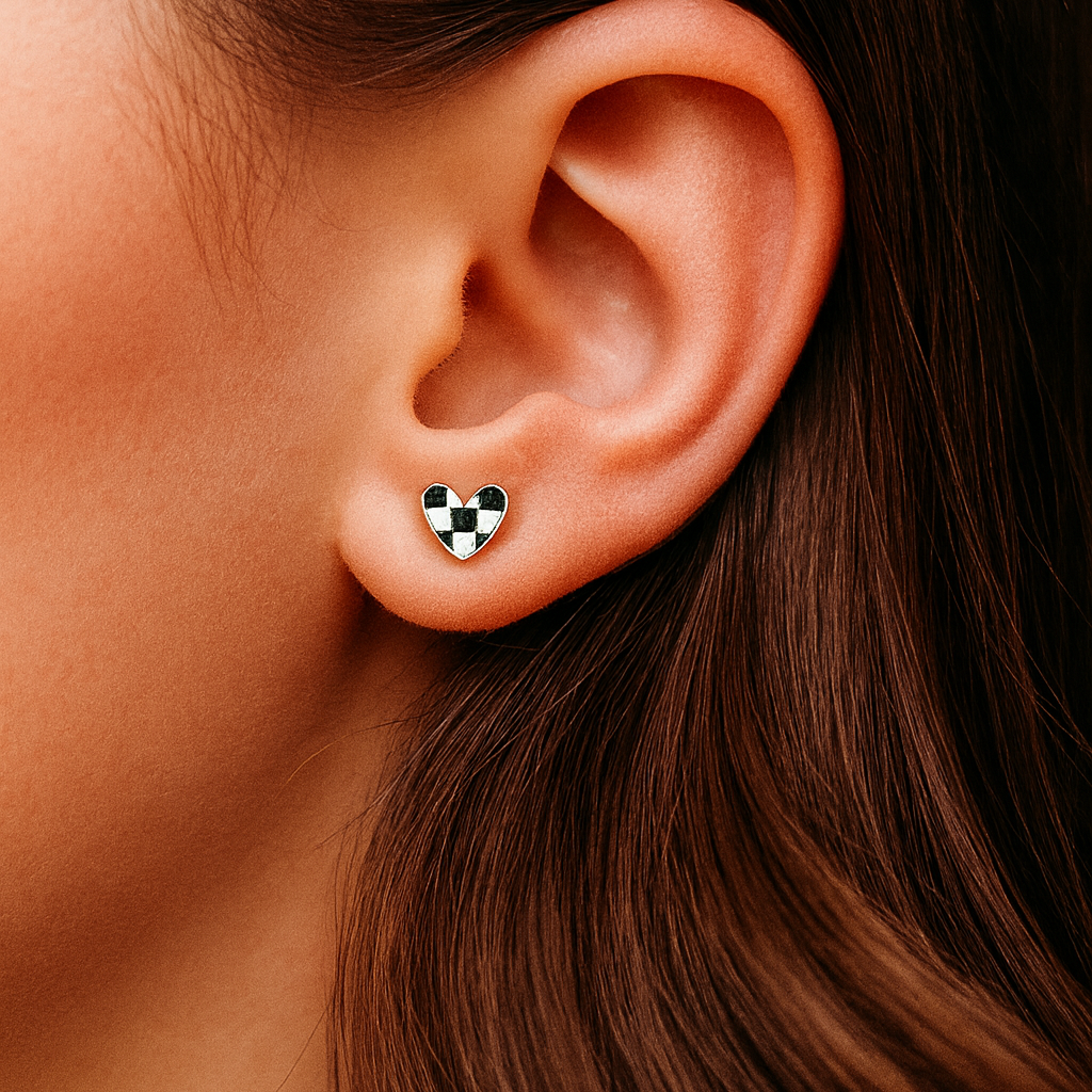 Checkered Heart Flat Back